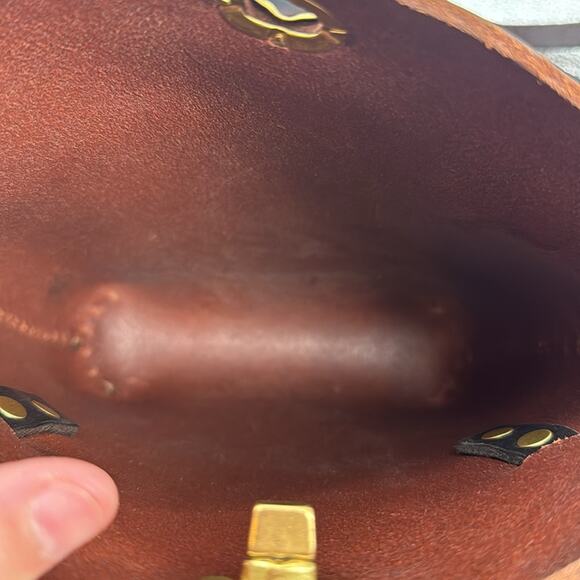 Under the tree Brown leather minimalist crossbody bag - Picture 9 of 9